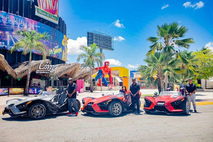 Experience the thrill of driving in style with Slingshots Ride and get your adrenaline pumping.